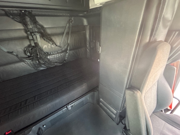 Used 2023 Freightliner Cascadia - photo 20