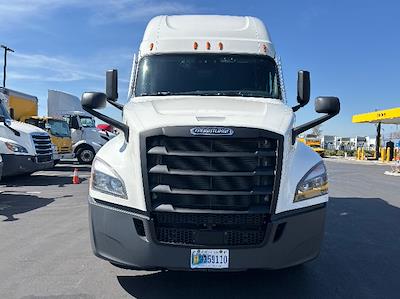 Used 2023 Freightliner Cascadia - photo 1