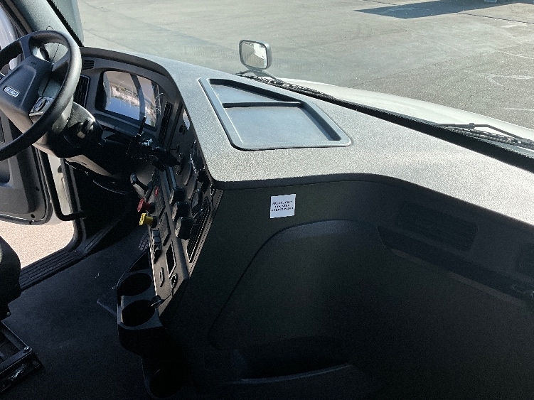 Used 2023 Freightliner Cascadia - photo 17