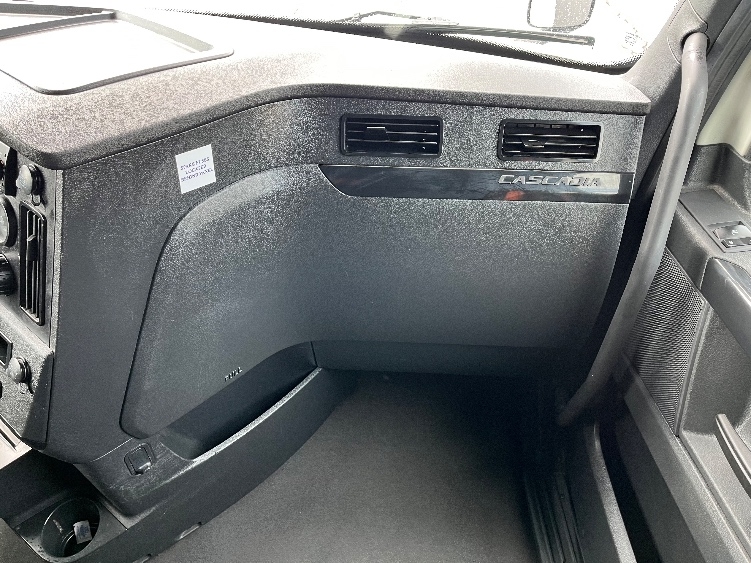 Used 2023 Freightliner Cascadia - photo 16