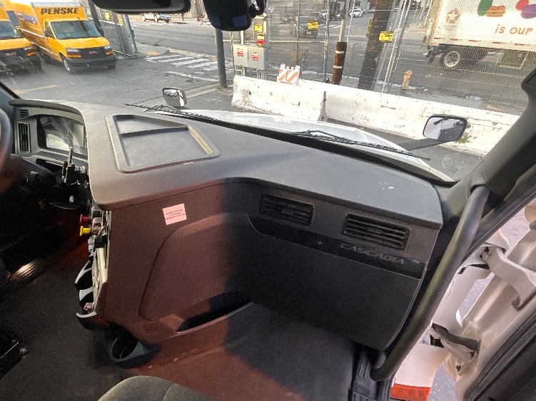 Used 2023 Freightliner Cascadia - photo 16