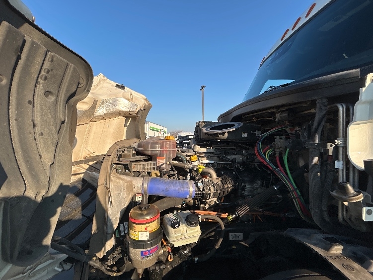 Used 2023 Freightliner Cascadia - photo 23