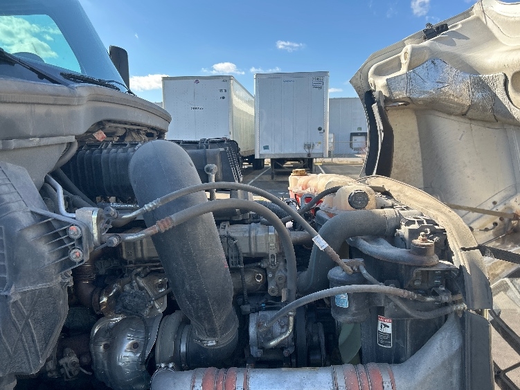 Used 2023 Freightliner Cascadia - photo 22