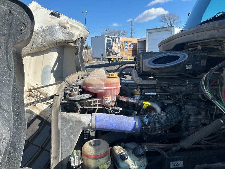 Used 2023 Freightliner Cascadia - photo 23