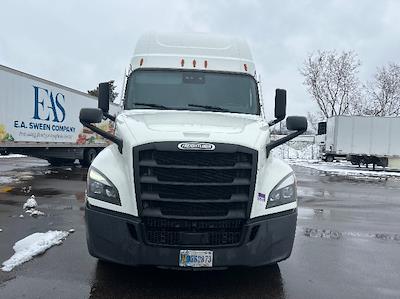 Used 2023 Freightliner Cascadia - photo 1