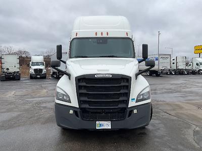 Used 2023 Freightliner Cascadia - photo 1