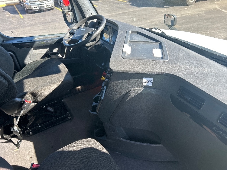 Used 2023 Freightliner Cascadia - photo 17