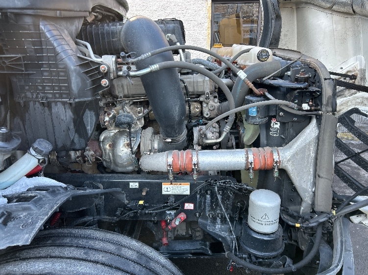 Used 2023 Freightliner Cascadia - photo 22