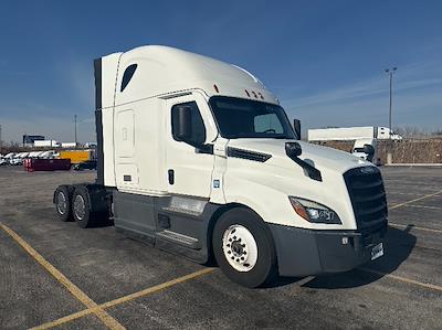 Used 2023 Freightliner Cascadia - photo 1