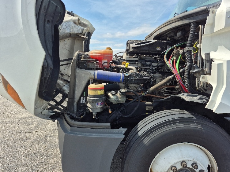 Used 2023 Freightliner Cascadia - photo 23