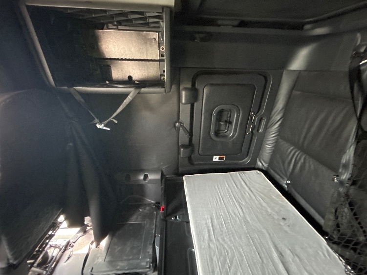 Used 2023 Freightliner Cascadia - photo 21