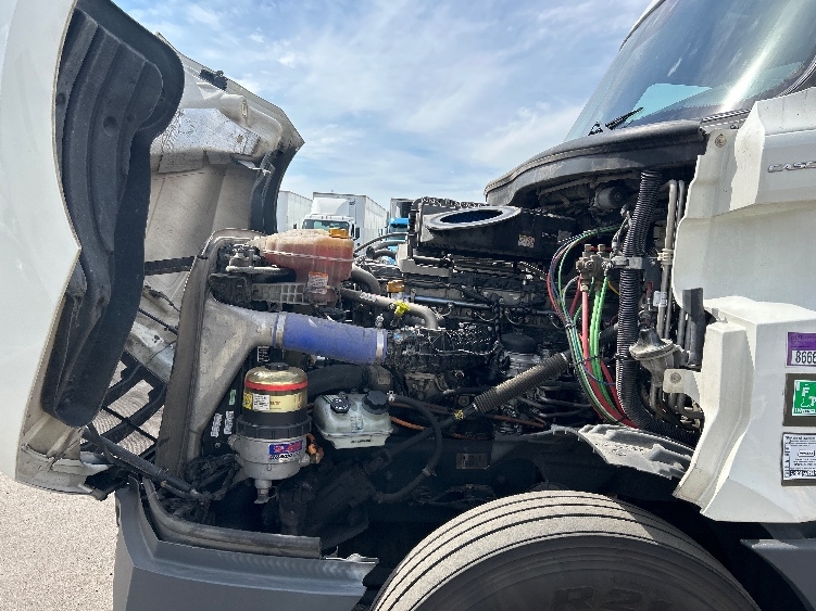 Used 2023 Freightliner Cascadia - photo 23