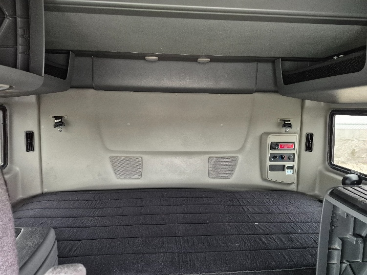 Used 2023 International LT - photo 16