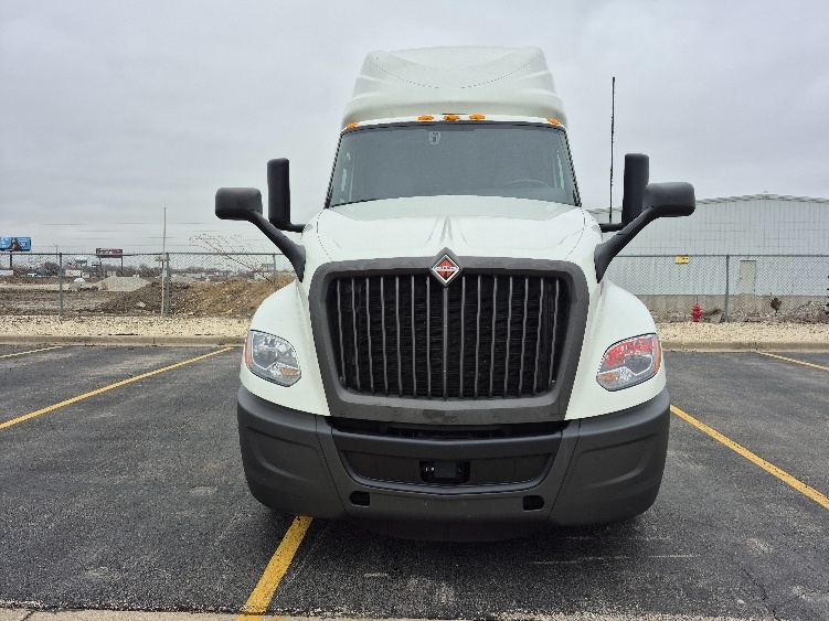 Used 2023 International LT - photo 2