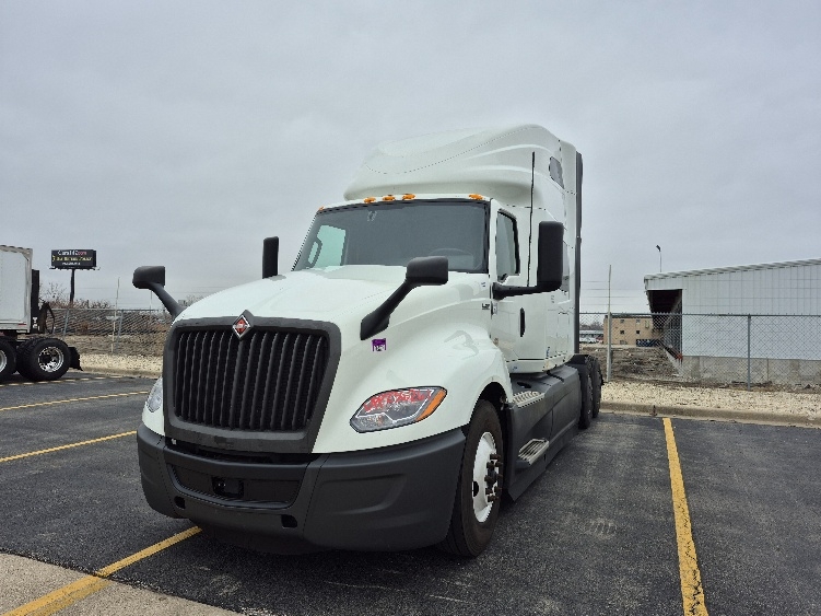 Used 2023 International LT - photo 5