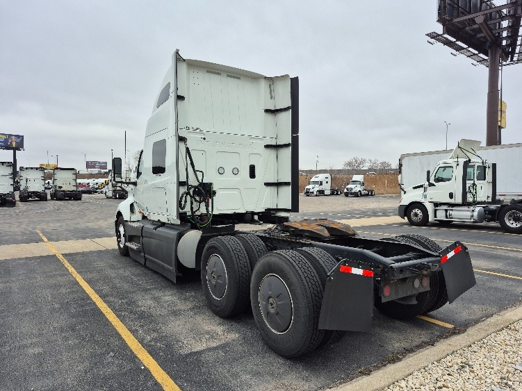 Used 2023 International LT - photo 7