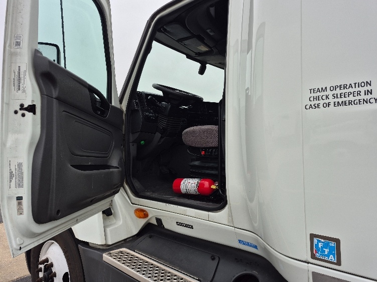 Used 2023 International LT - photo 11
