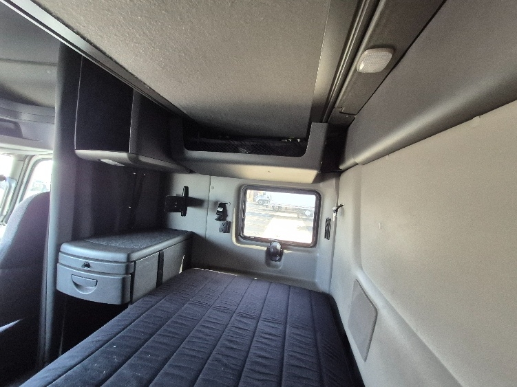Used 2023 International LT - photo 21