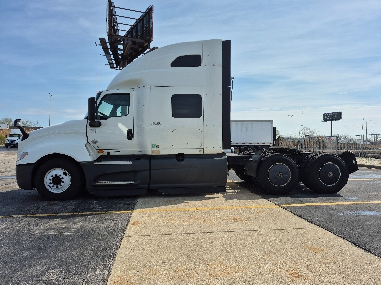 Used 2023 International LT - photo 6