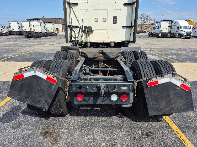 Used 2023 International LT - photo 8