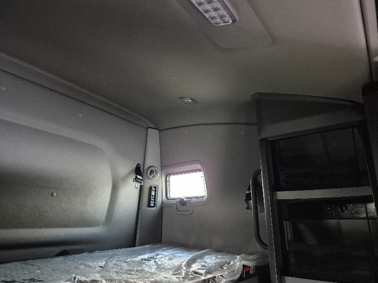 Used 2023 International LT - photo 25