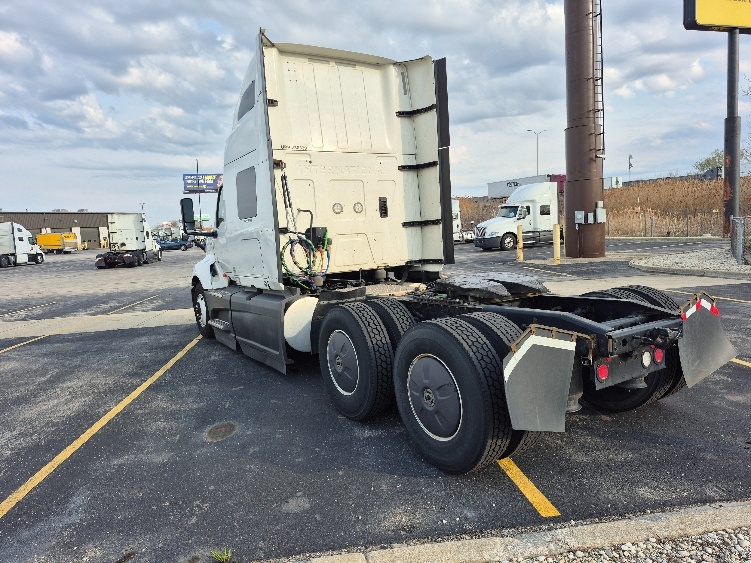 Used 2023 International LT - photo 7