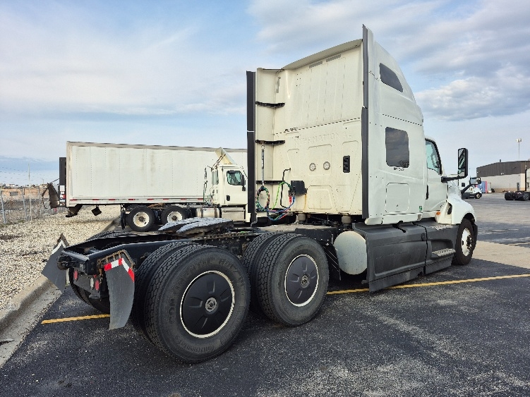 Used 2023 International LT - photo 9