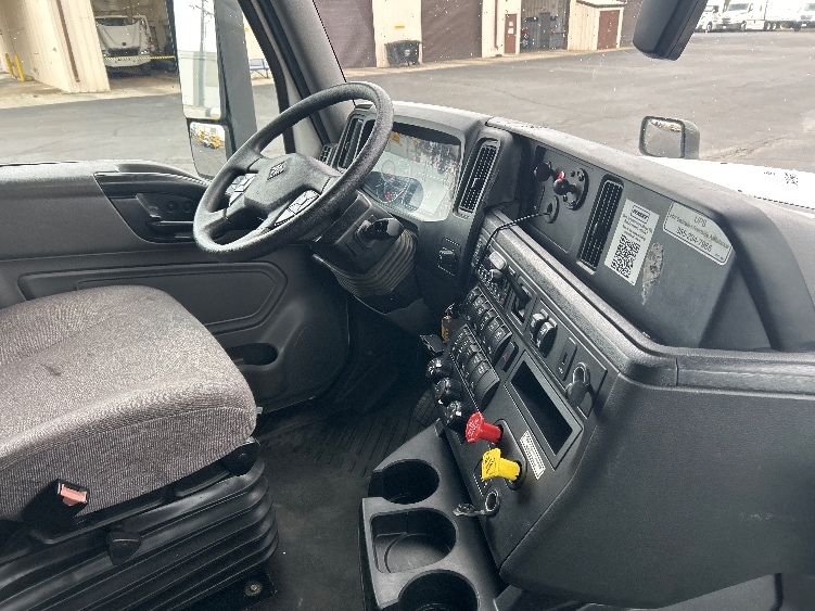 Used 2023 International LT - photo 14