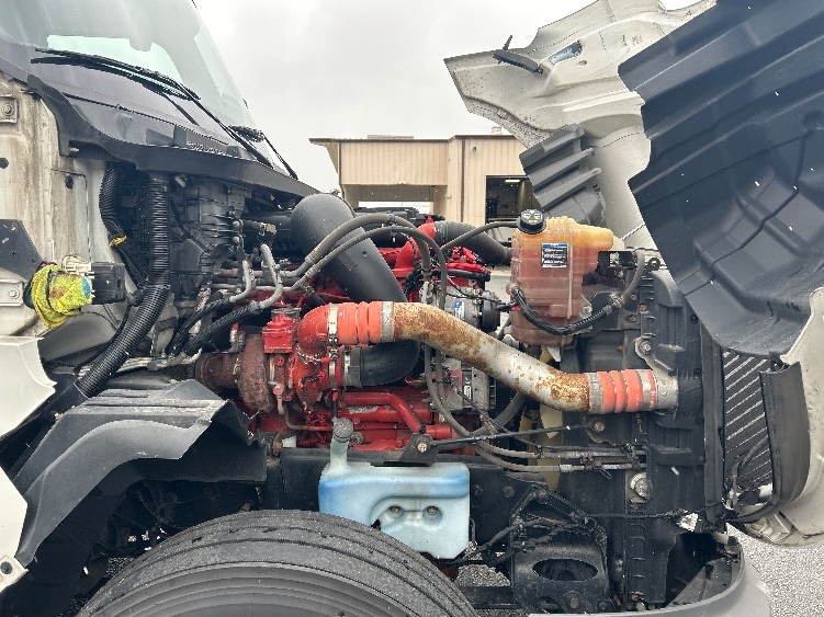 Used 2023 International LT - photo 19