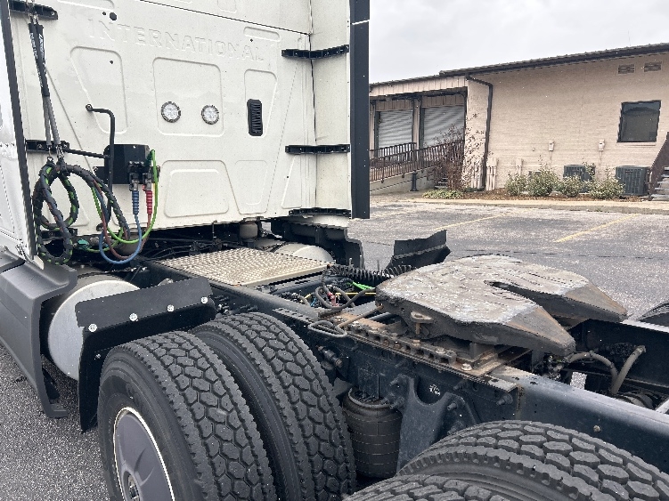 Used 2023 International LT - photo 21