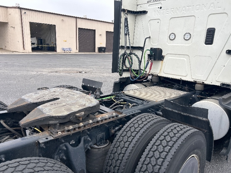 Used 2023 International LT - photo 22