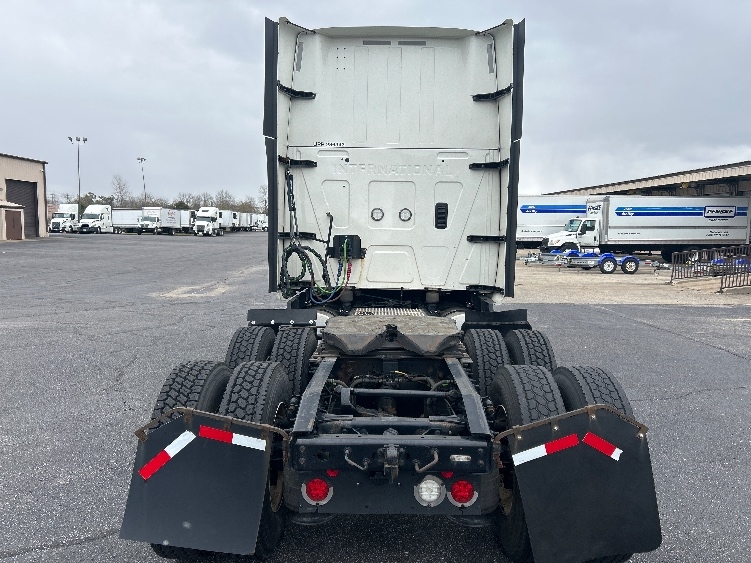 Used 2023 International LT - photo 6