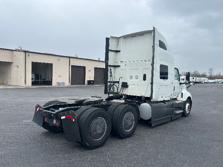 Used 2023 International LT - photo 7