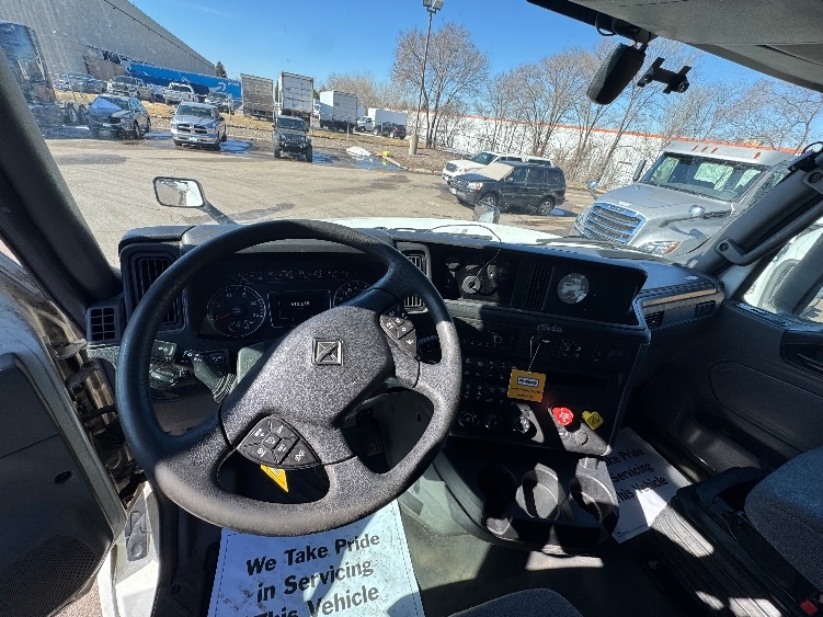 Used 2023 International LT - photo 13