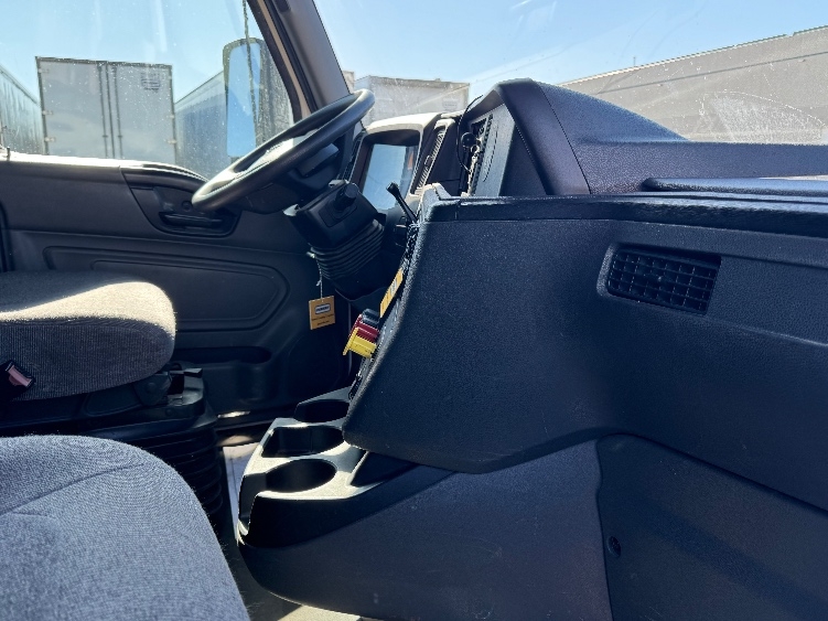 Used 2023 International LT - photo 17