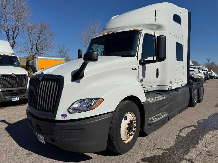 Used 2023 International LT - photo 5