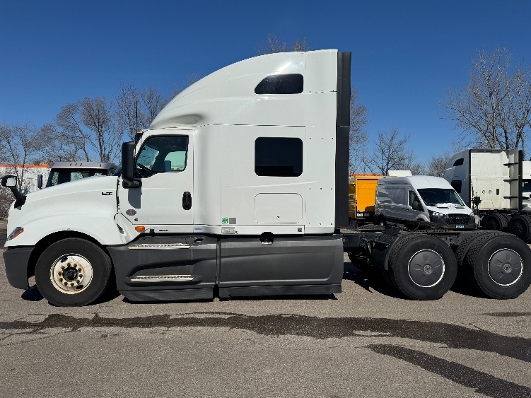 Used 2023 International LT - photo 6