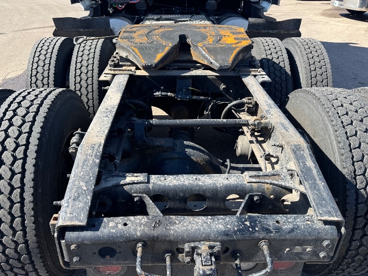 Used 2023 International LT - photo 8