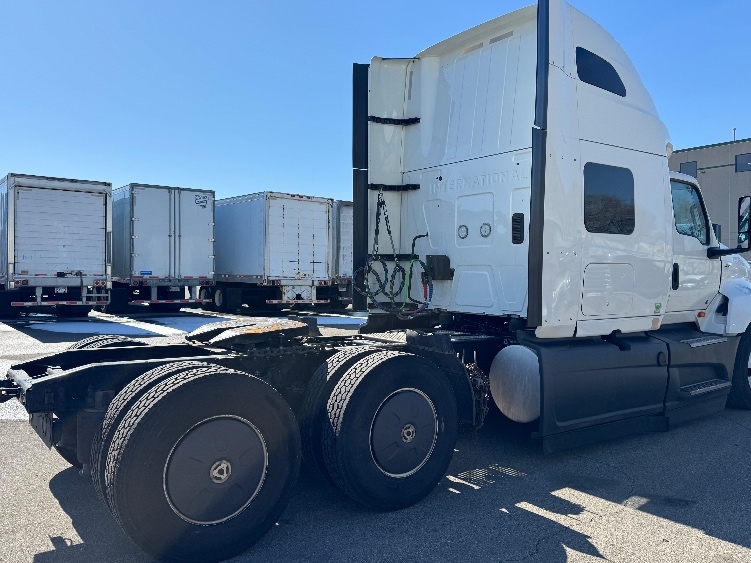 Used 2023 International LT - photo 9