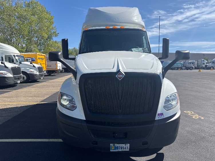 Used 2023 International LT - photo 2