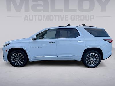 Used 2023 Chevrolet Traverse - photo 1