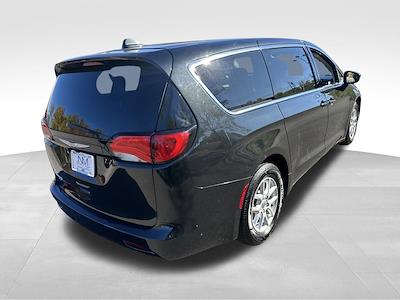 2017 Chrysler Pacifica FWD Minivan for sale #P610432 - photo 2