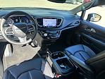 Used 2025 Chrysler Pacifica Select Minivan for sale #P614610 - photo 21