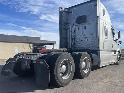 Used 2022 Freightliner Cascadia Detroit Diesel DD15 Semi Truck with Sleeper Cab for sale #CO11110 - photo 2