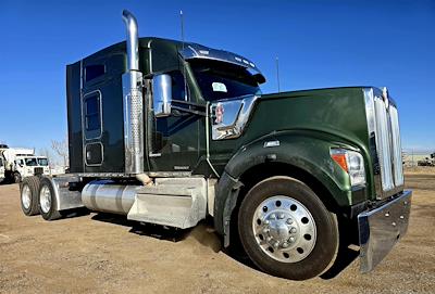 Used 2021 Kenworth W990 - photo 1