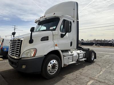 Used 2018 Freightliner Cascadia - photo 1