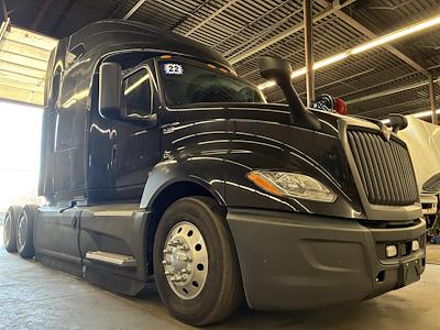 Used 2022 International LT - photo 1