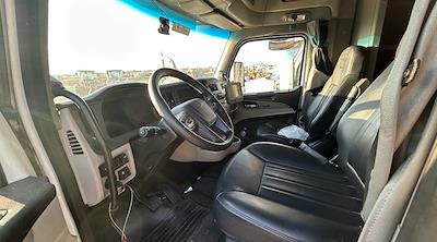 Used 2023 Peterbilt 579 - photo 1