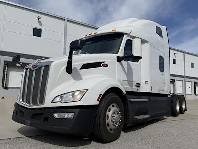 Used 2023 Peterbilt 579 - photo 1