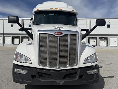 Used 2023 Peterbilt 579 - photo 1